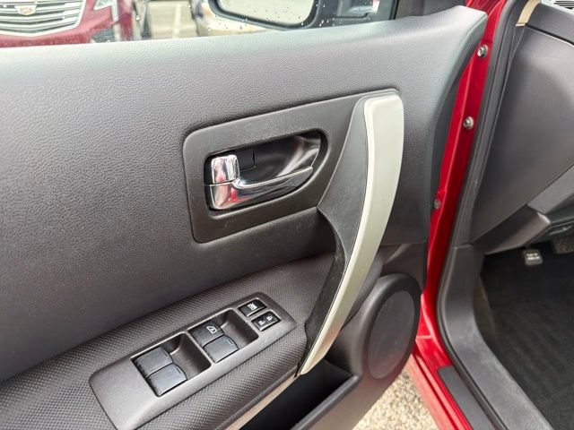 Used 2015 Nissan Rogue S w/ Convenience Package AWD/4WD image 12