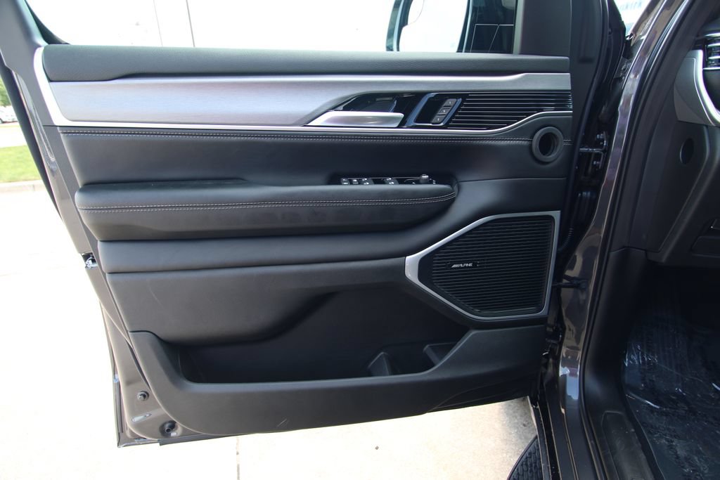 New 2026 Jeep Grand Wagoneer Limited w/ Convenience Group I AWD/4WD image 48