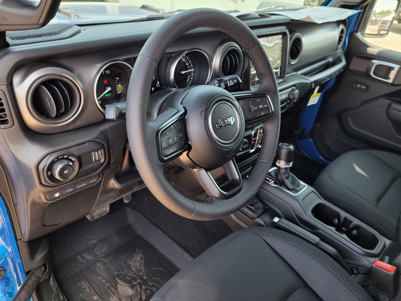 New 2023 Jeep Wrangler Unlimited w/ Sun & Screen Package image 9