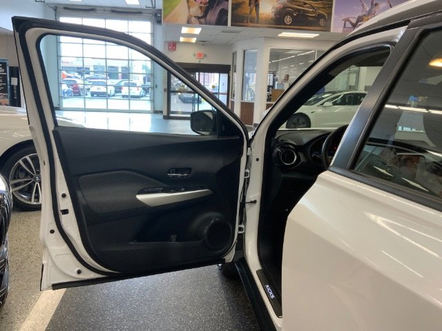 Used 2020 Nissan Kicks SV image 27