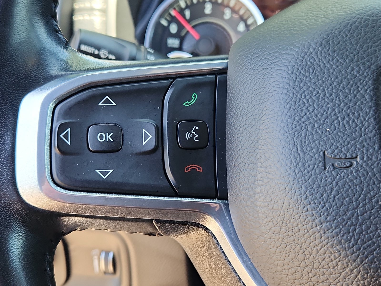 Used 2023 RAM 1500 Laramie AWD/4WD image 21