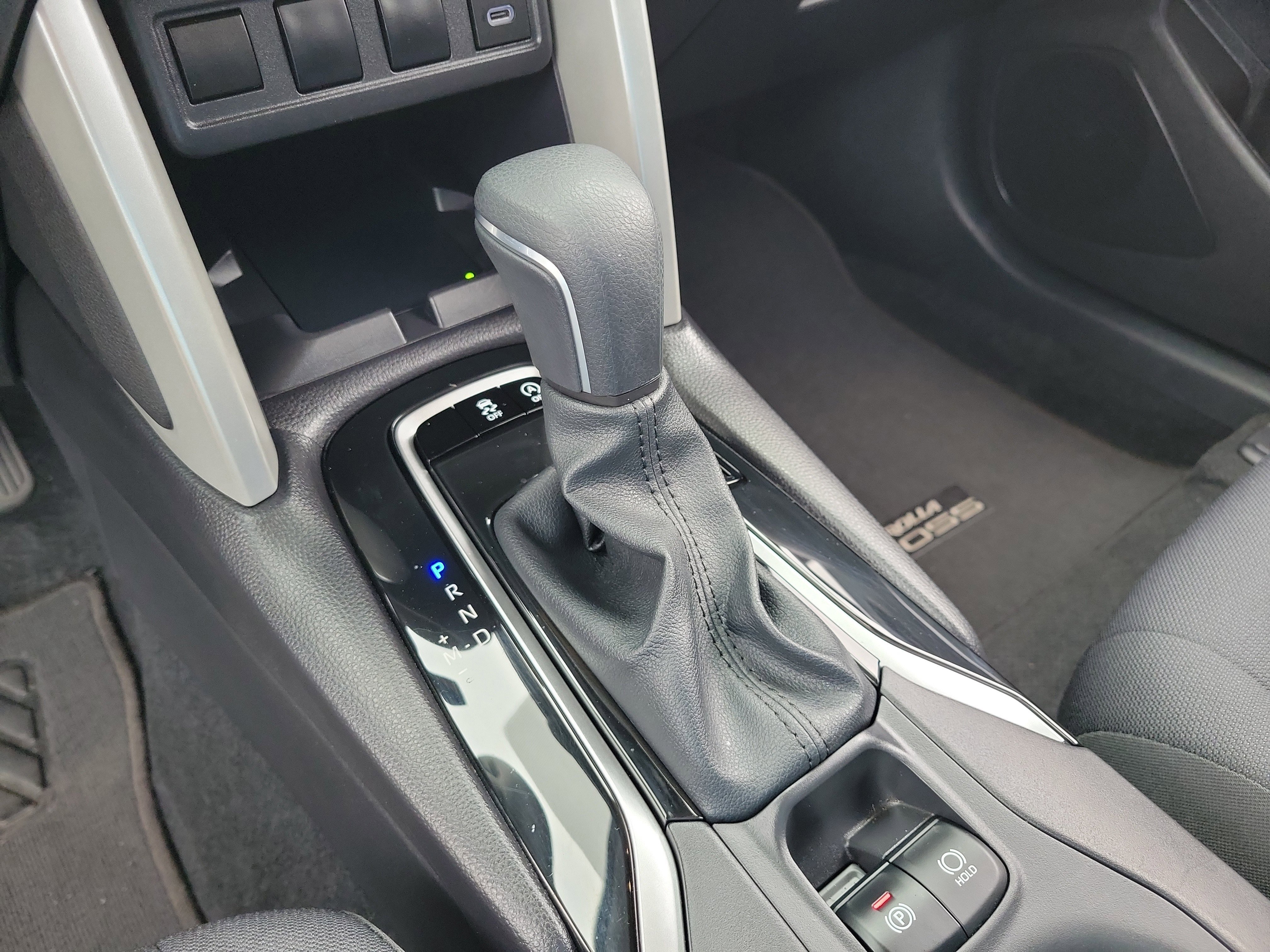 Certified 2025 Toyota Corolla Cross LE FWD image 28