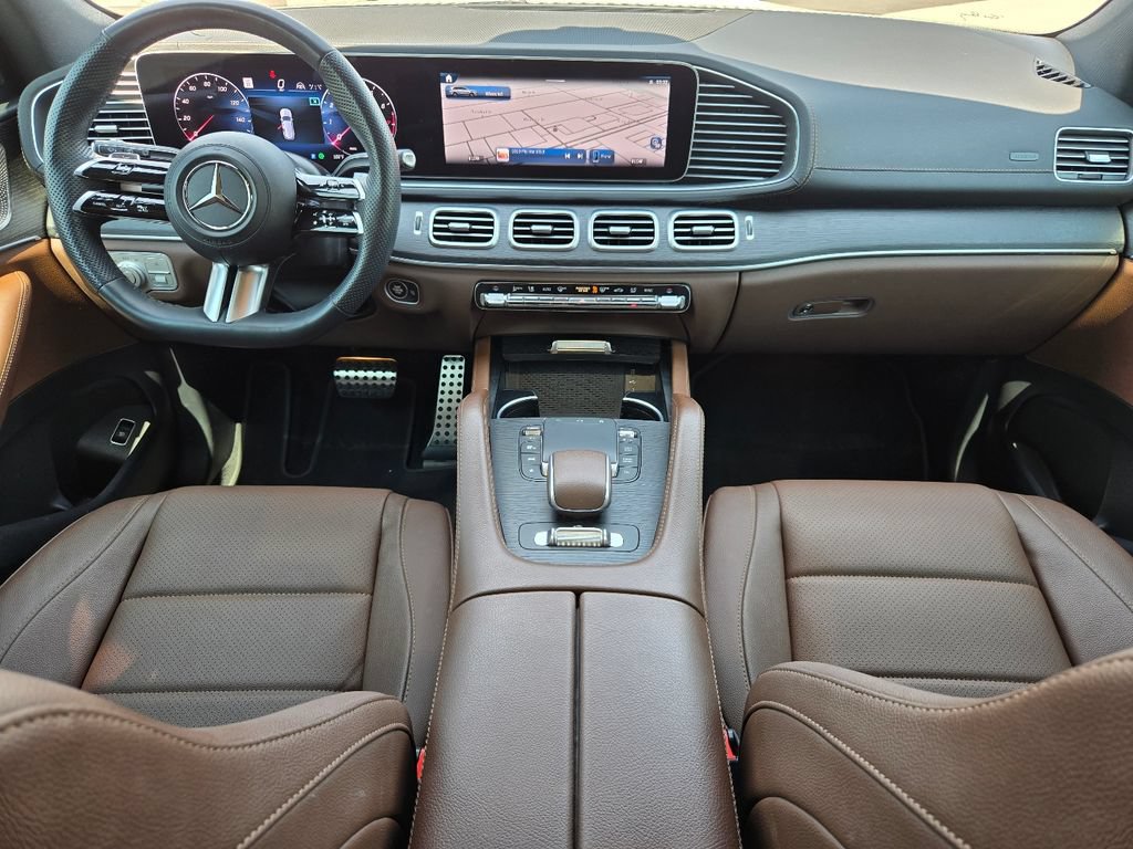 Used 2024 Mercedes-Benz GLS 450 4MATIC image 2