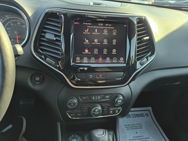 Used 2019 Jeep Cherokee Limited image 22