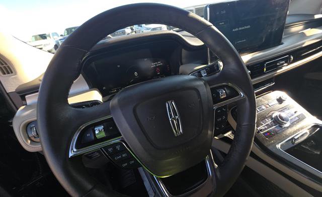 Used 2023 Lincoln Nautilus AWD image 8