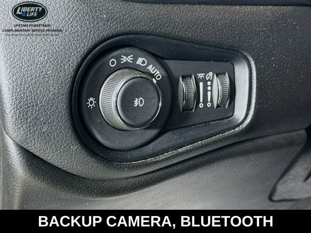 Used 2021 Jeep Renegade Latitude image 10