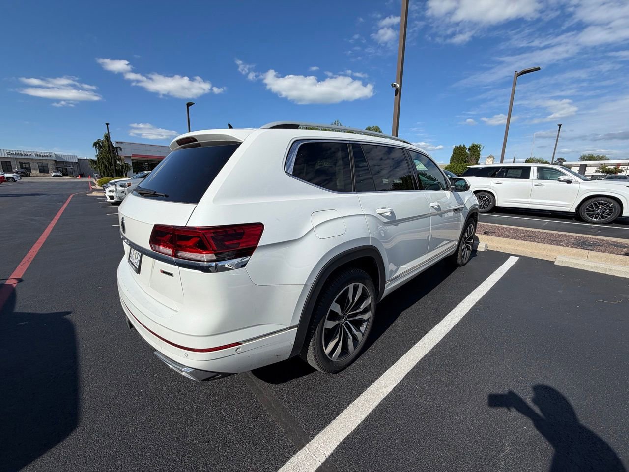 Used 2022 Volkswagen Atlas SEL Premium AWD/4WD image 5