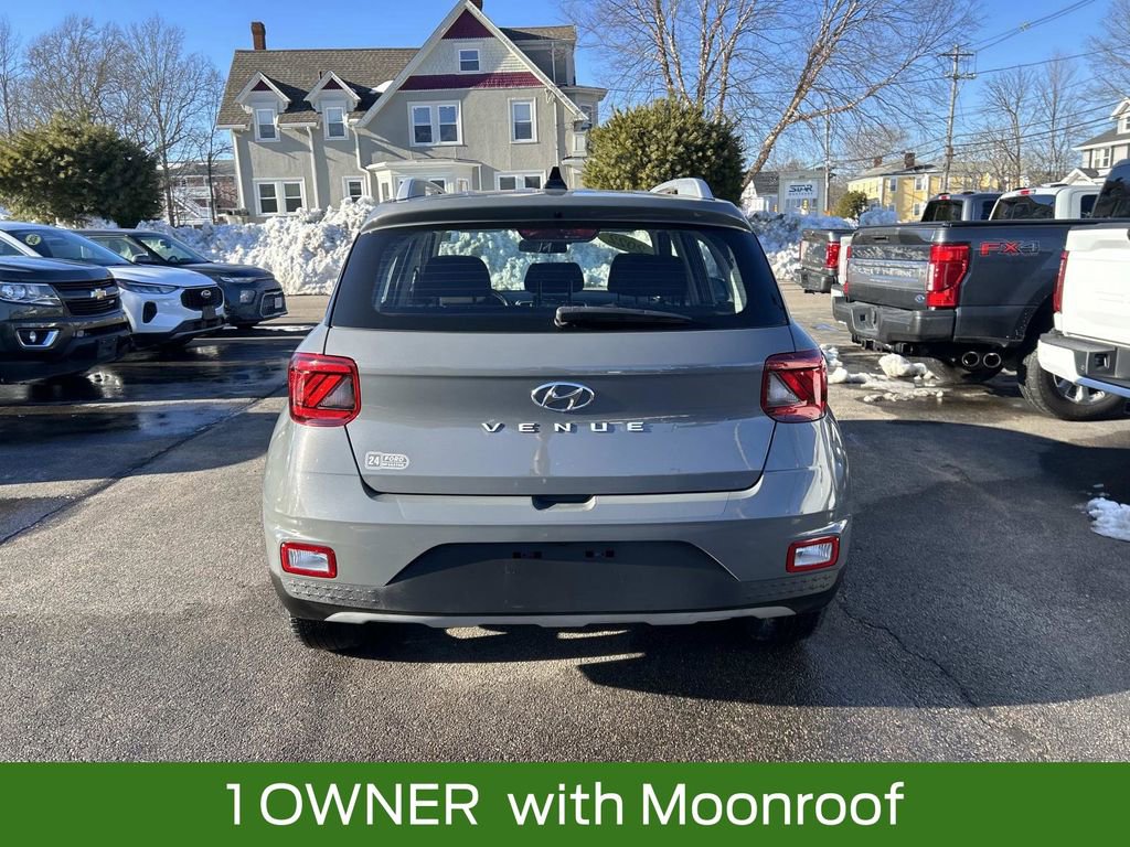 Used 2022 Hyundai Venue SEL image 6