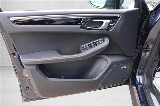 Used 2021 Porsche Macan S AWD/4WD image 12