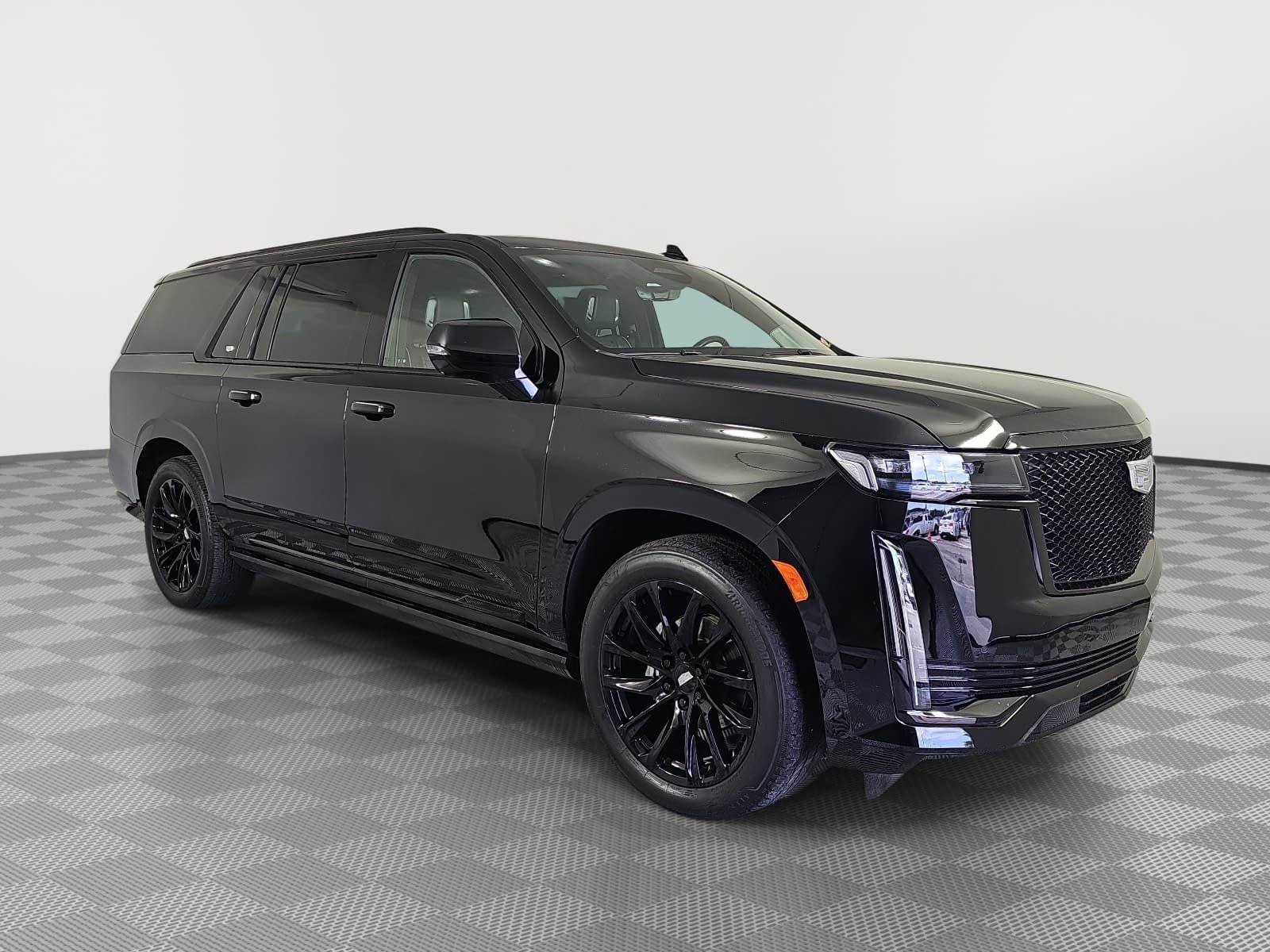 Used 2023 Cadillac Escalade ESV Sport Platinum w/ LPO, ONYX Package AWD/4WD image 2