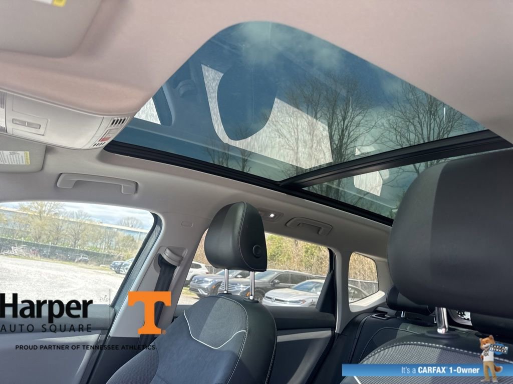 Used 2023 Volkswagen Taos SE w/ Panoramic Sunroof Package image 18