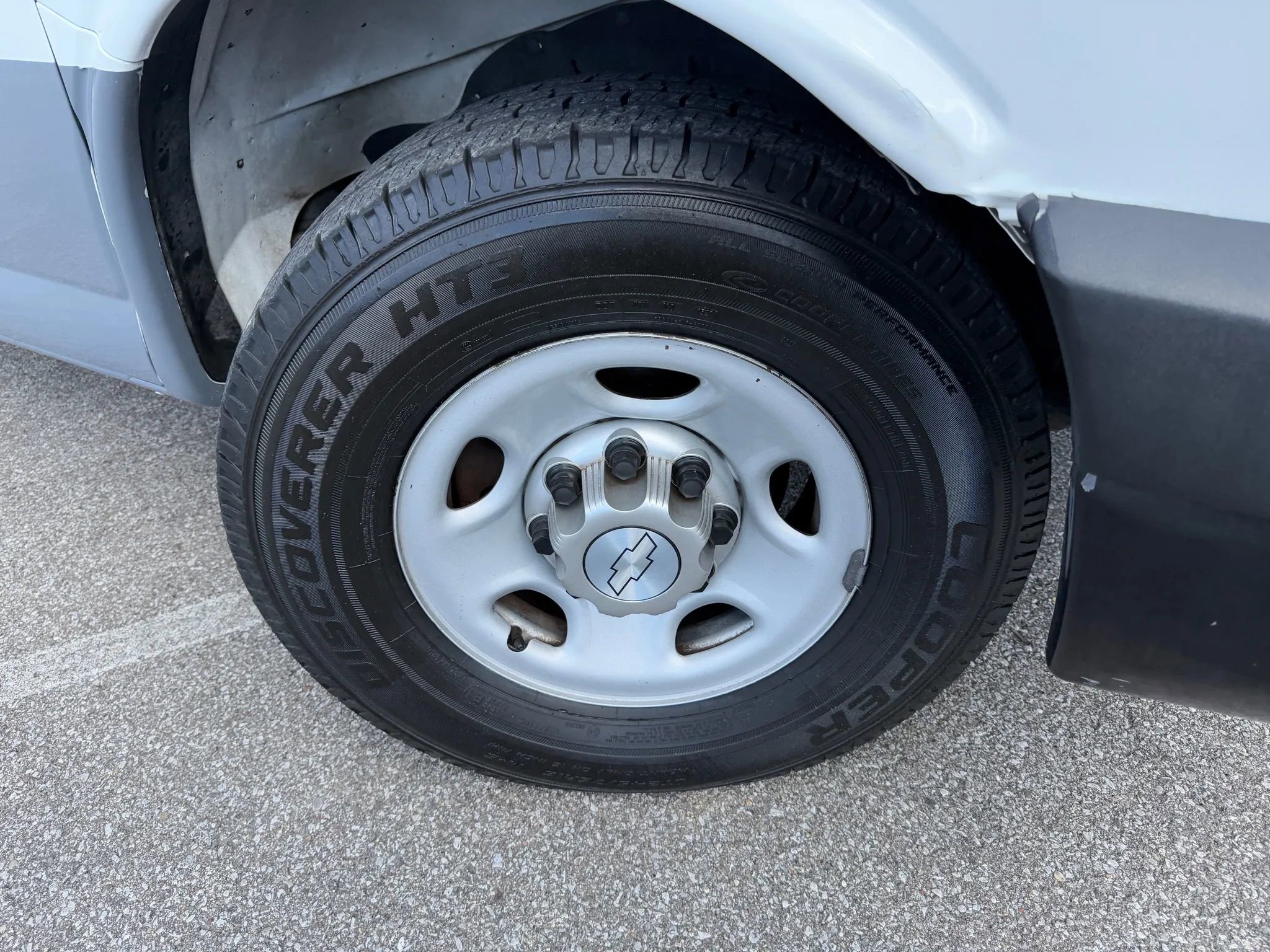 Used 2015 Chevrolet Express 2500 image 45