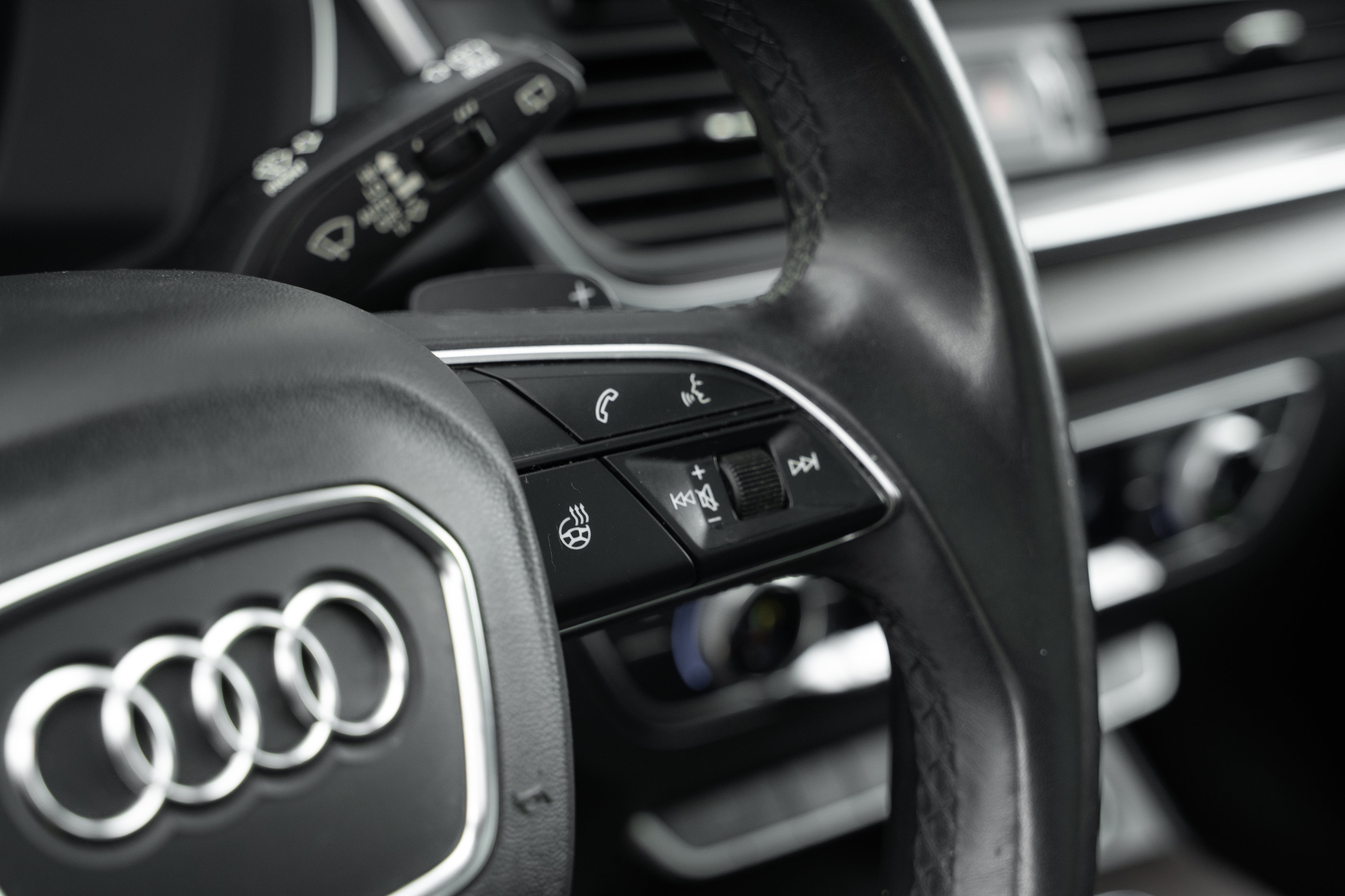 Used 2021 Audi Q5 2.0T Premium Plus w/ Premium Plus Package AWD/4WD image 12