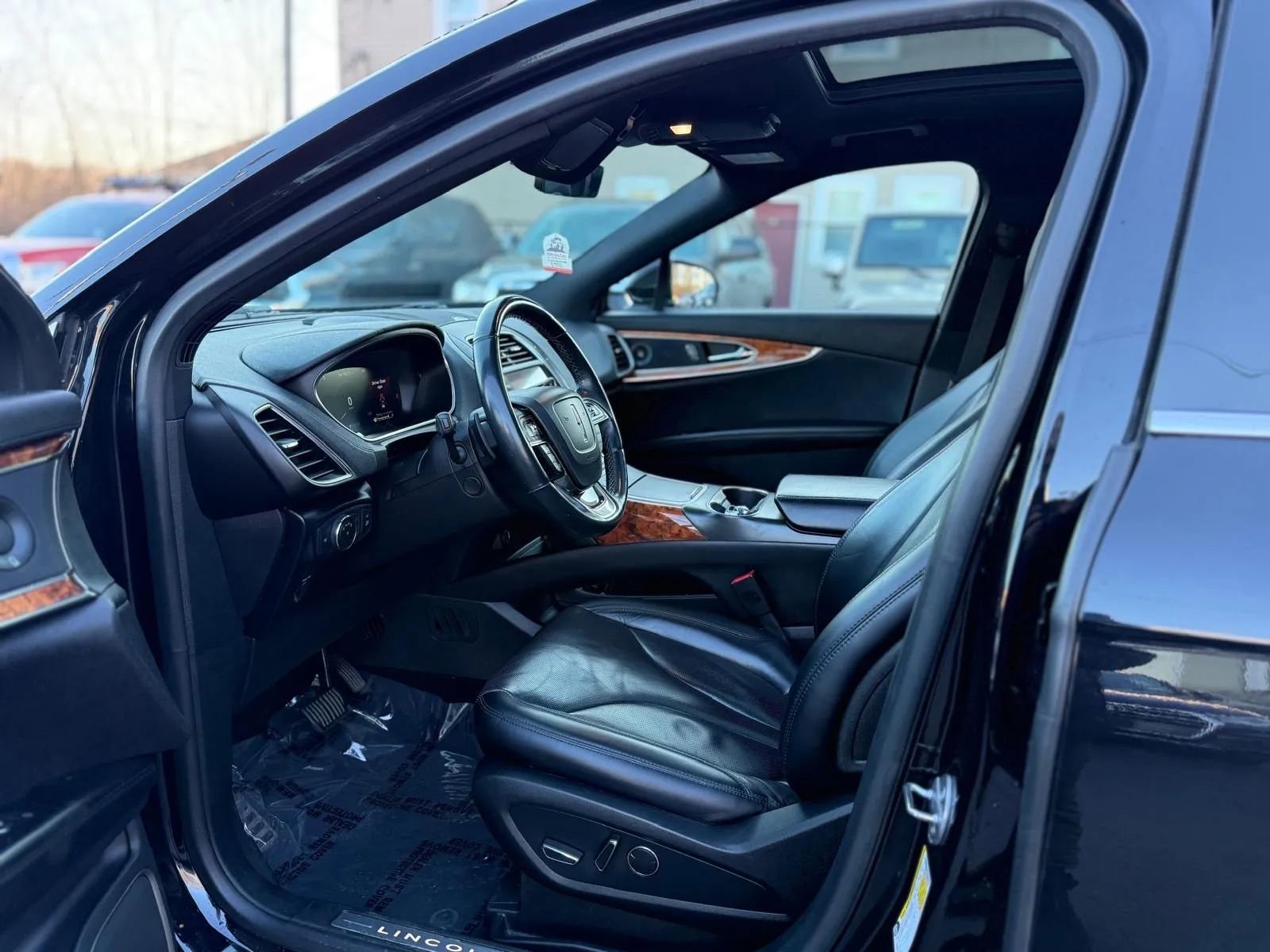 Used 2020 Lincoln Nautilus Reserve image 9