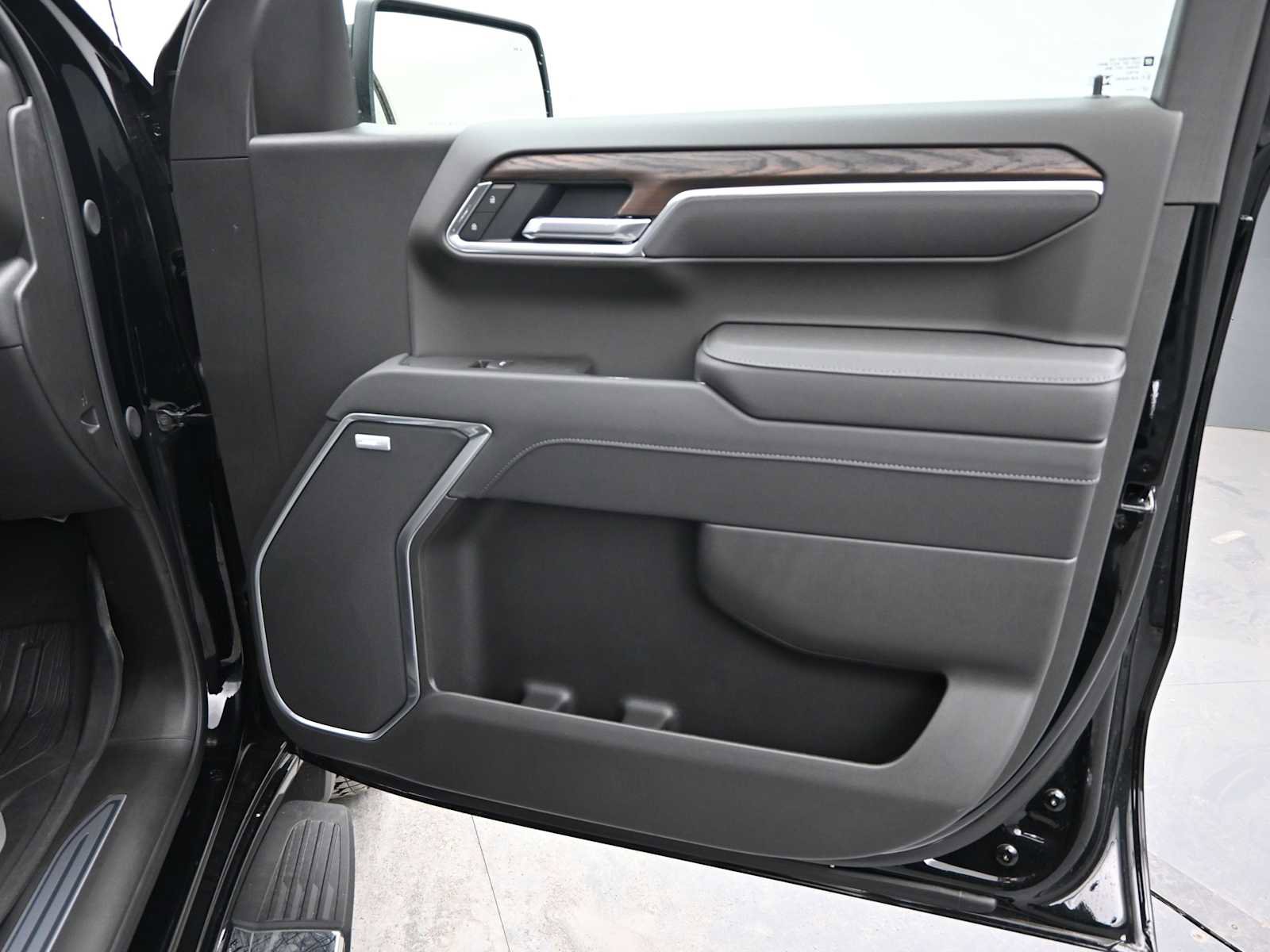 New 2026 GMC Sierra 1500 SLT w/ SLT Premium Package image 19