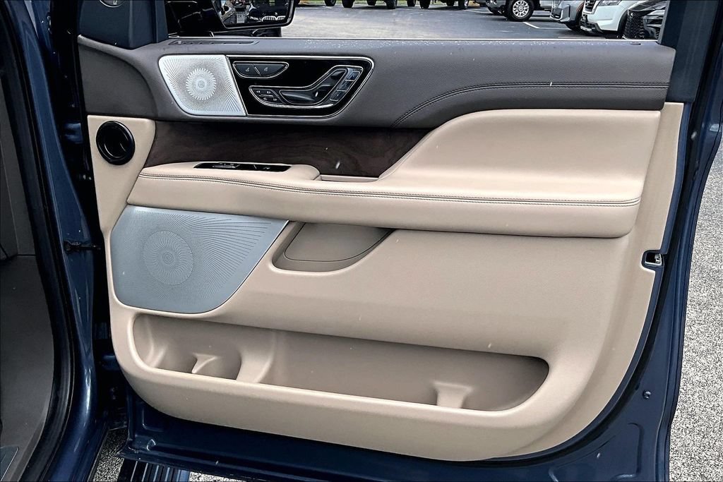 Used 2023 Lincoln Navigator L Reserve AWD/4WD image 26