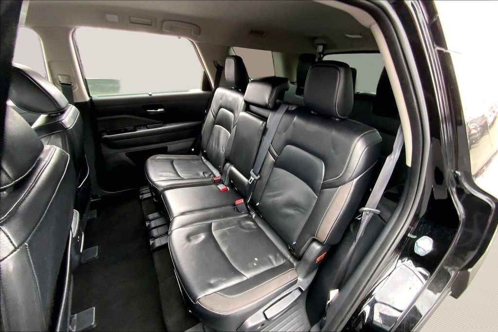 Used 2023 Nissan Pathfinder SL image 16