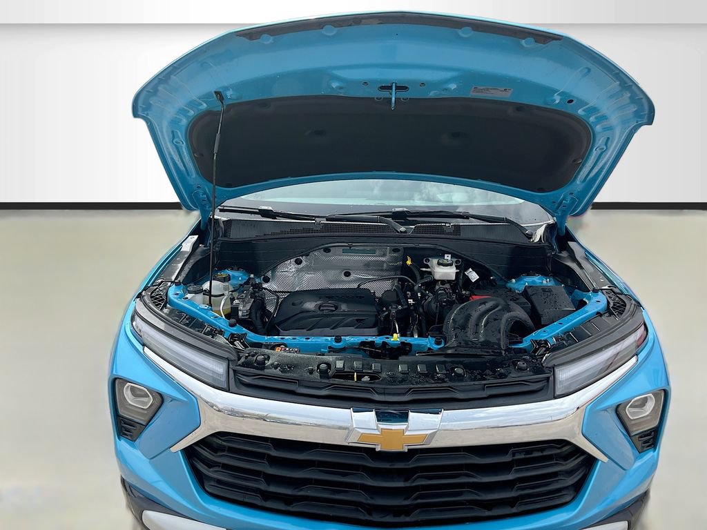 Used 2025 Chevrolet TrailBlazer LT AWD/4WD image 28