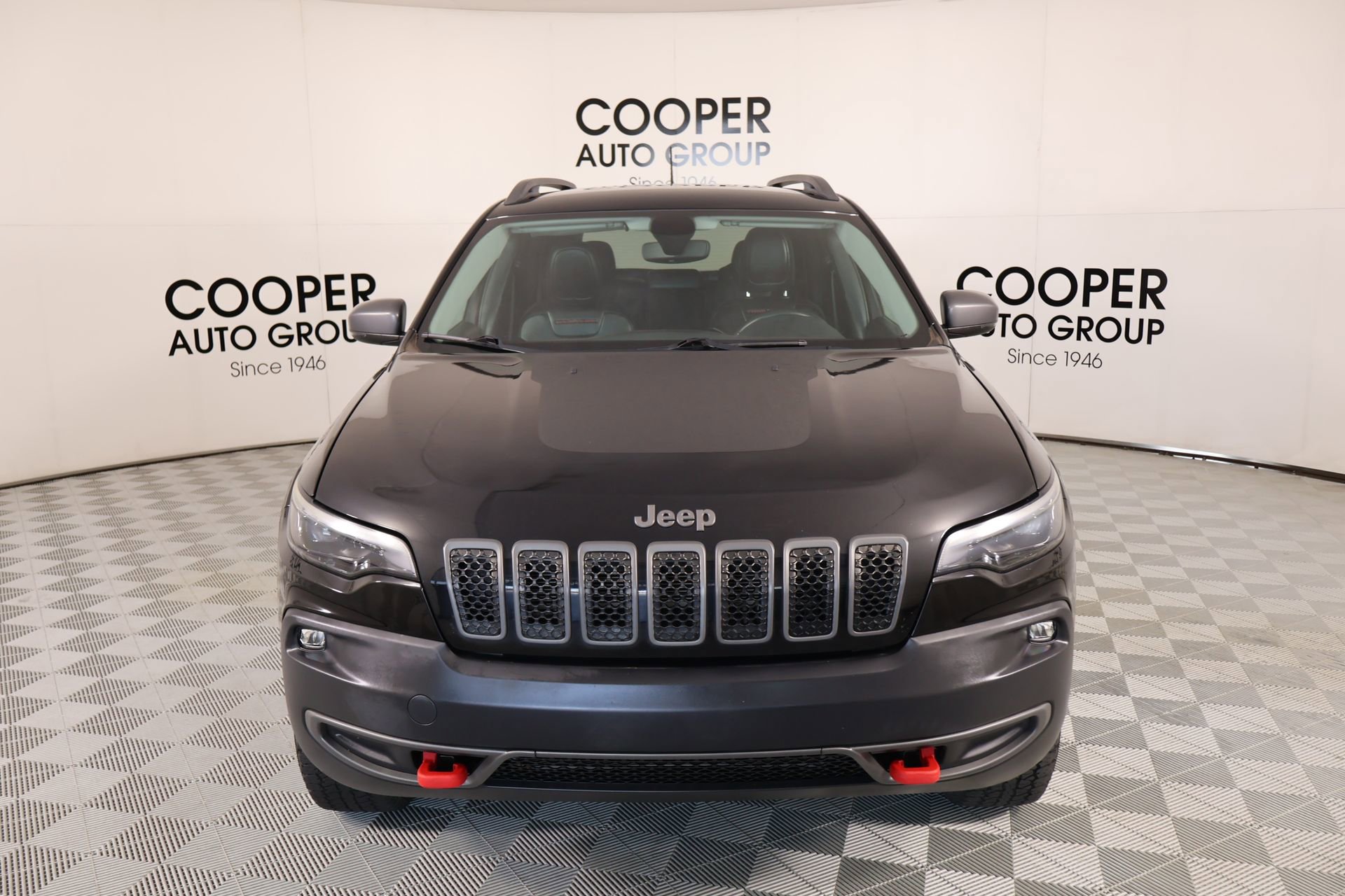 Used 2020 Jeep Cherokee Trailhawk AWD/4WD image 9