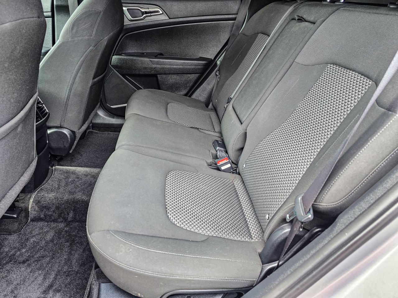 Used 2023 Kia Sportage LX AWD/4WD image 29