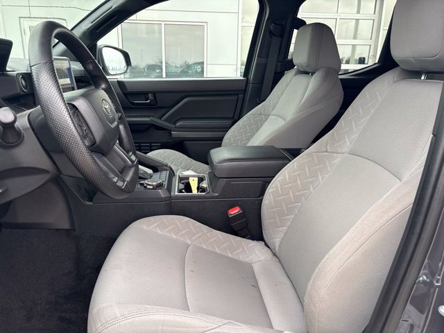Used 2025 Toyota Tacoma SR5 AWD/4WD image 11