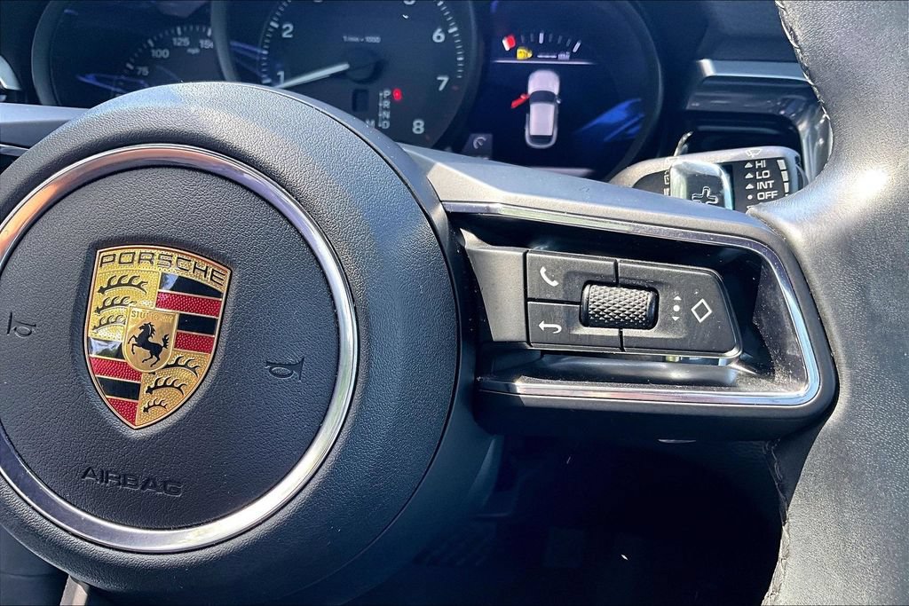 Used 2022 Porsche Macan w/ Premium Package Plus AWD/4WD image 27