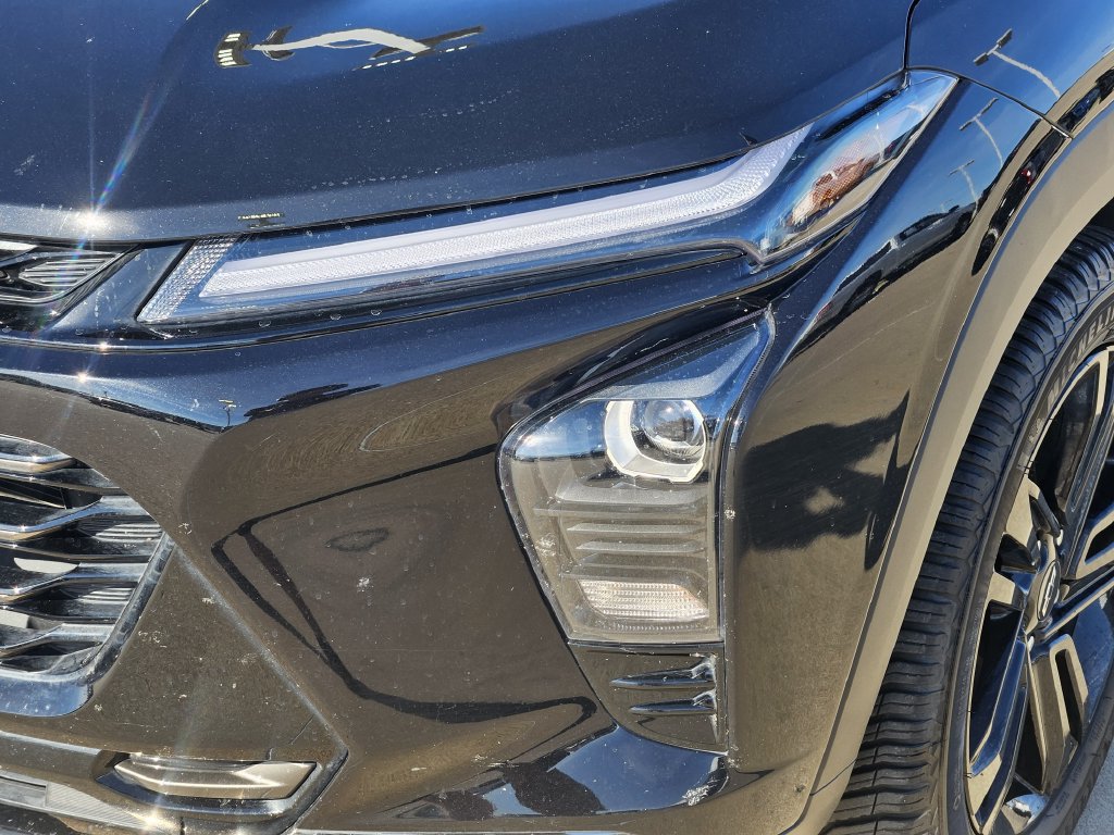 Used 2025 Chevrolet Trax ACTIV w/ Sunroof Package FWD image 10