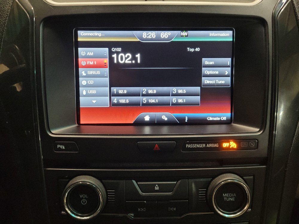 Used 2016 Ford Explorer XLT w/ Equipment Group 202A AWD/4WD image 25
