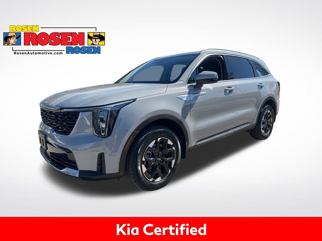 Certified 2025 Kia Sorento S image 1