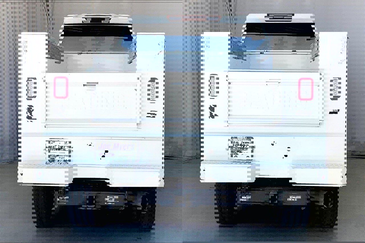 Used 2023 Chevrolet Silverado 2500 LT w/ Snow Plow Prep/Camper Package image 4