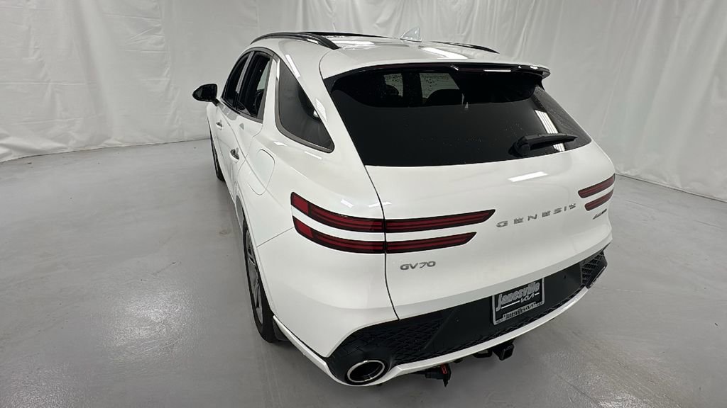 Used 2025 Genesis GV70 3.5T Sport image 5
