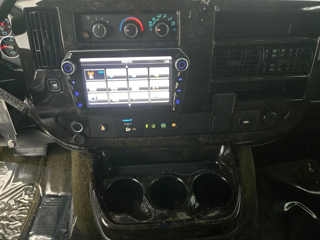 Used 2023 GMC Savana 2500 image 22