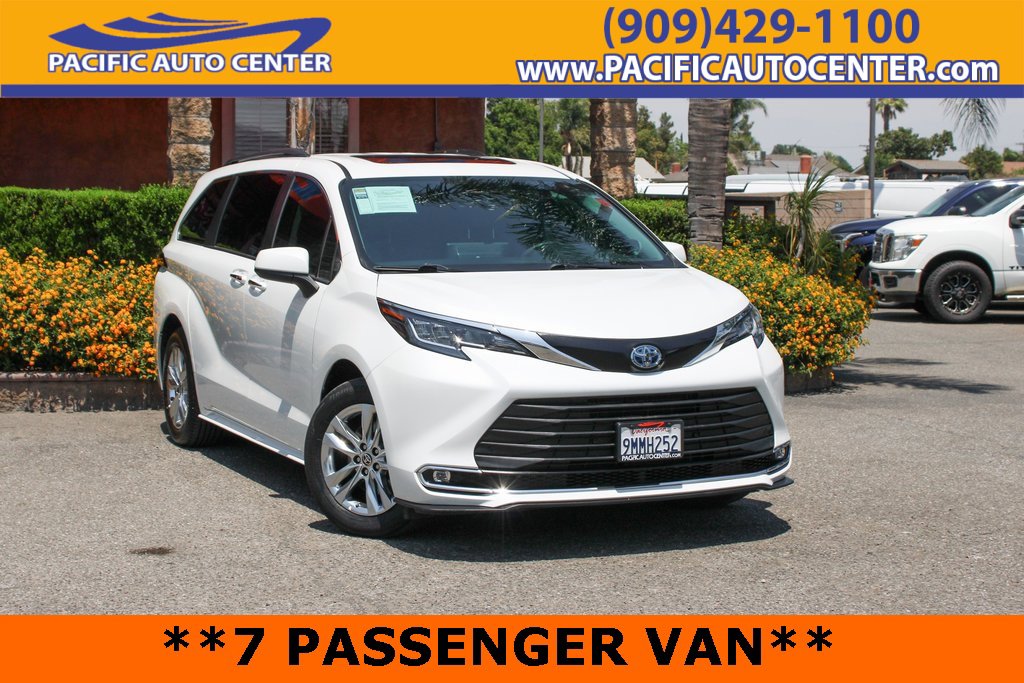 Used 2022 Toyota Sienna XLE