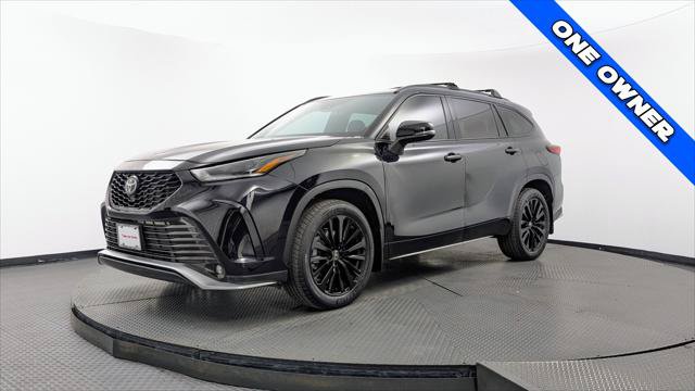 Used 2023 Toyota Highlander XSE FWD image 2