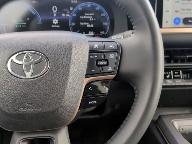 Certified 2023 Toyota Crown XLE image 17