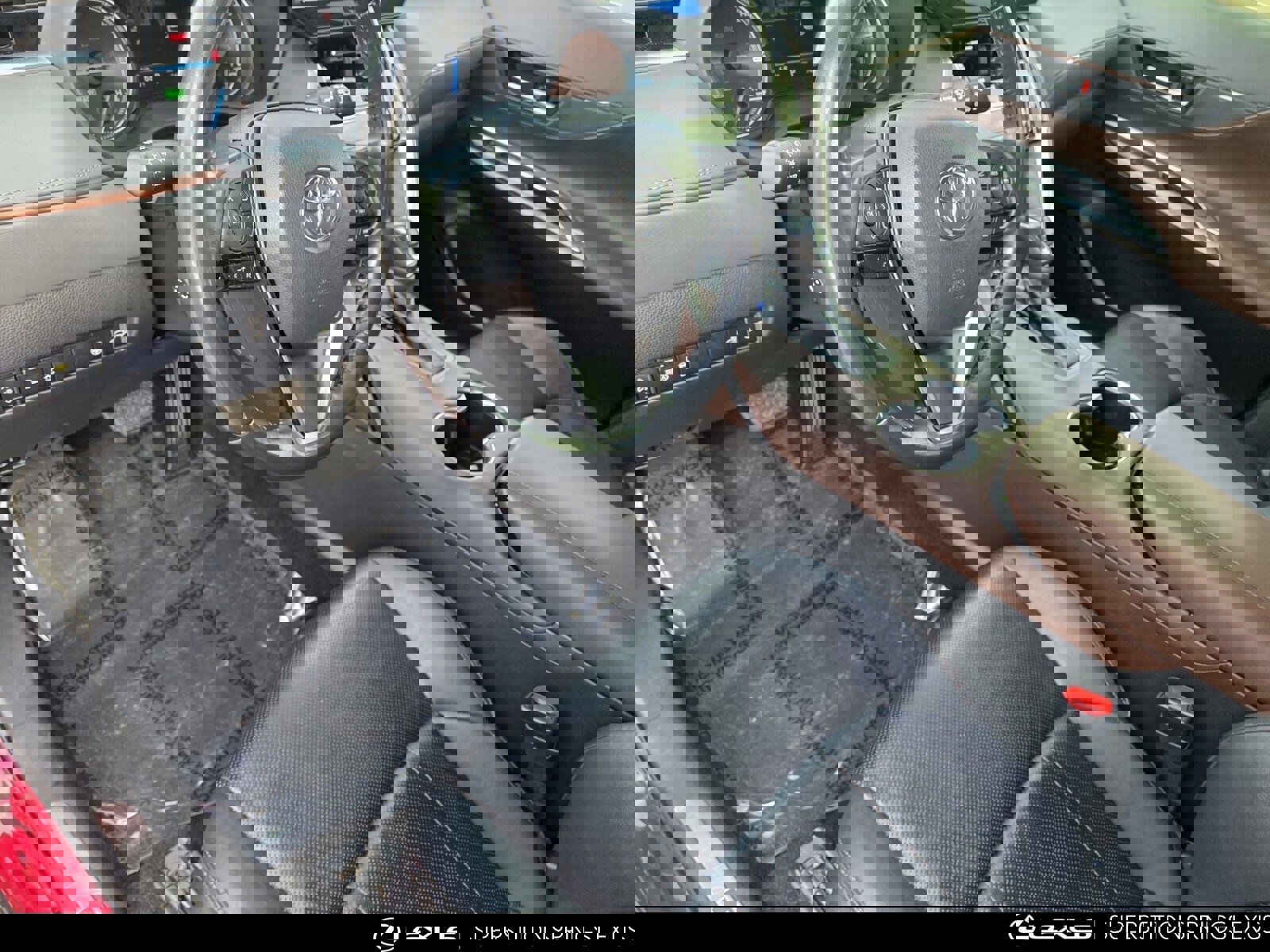 Used 2021 Toyota Venza XLE image 13