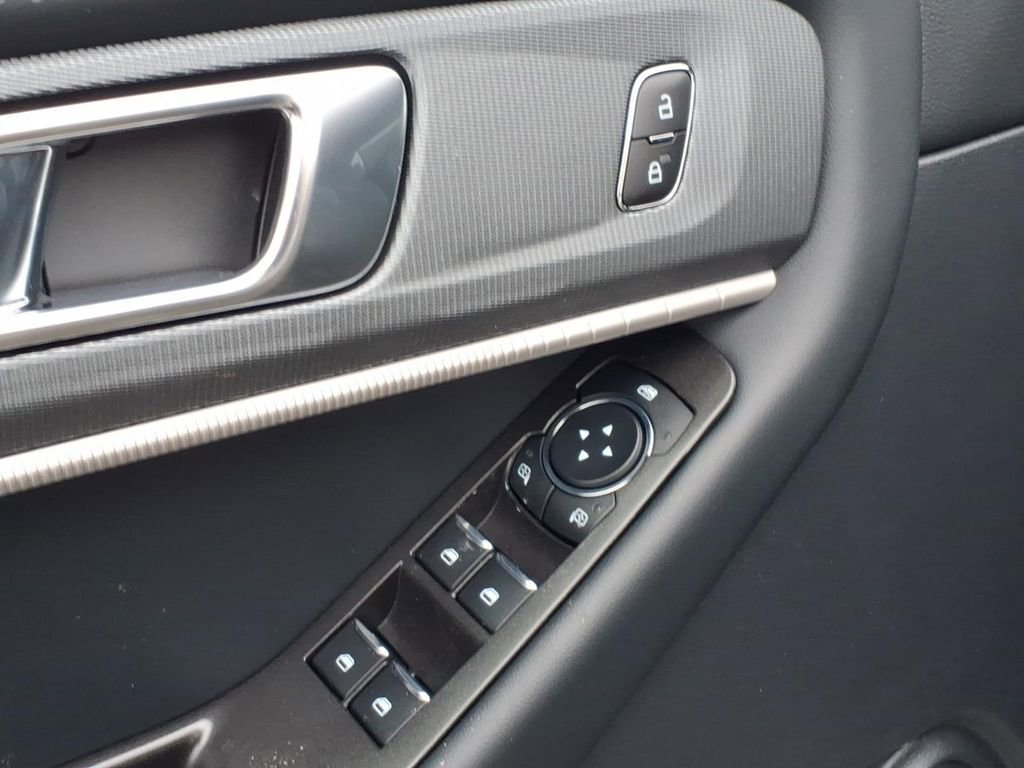 New 2026 Ford Explorer ST-Line image 17