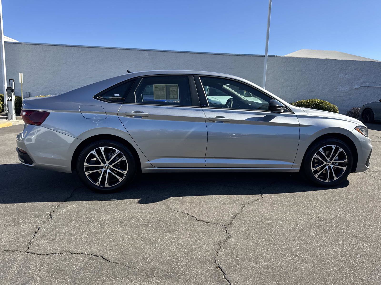 Certified 2025 Volkswagen Jetta Sport FWD image 6