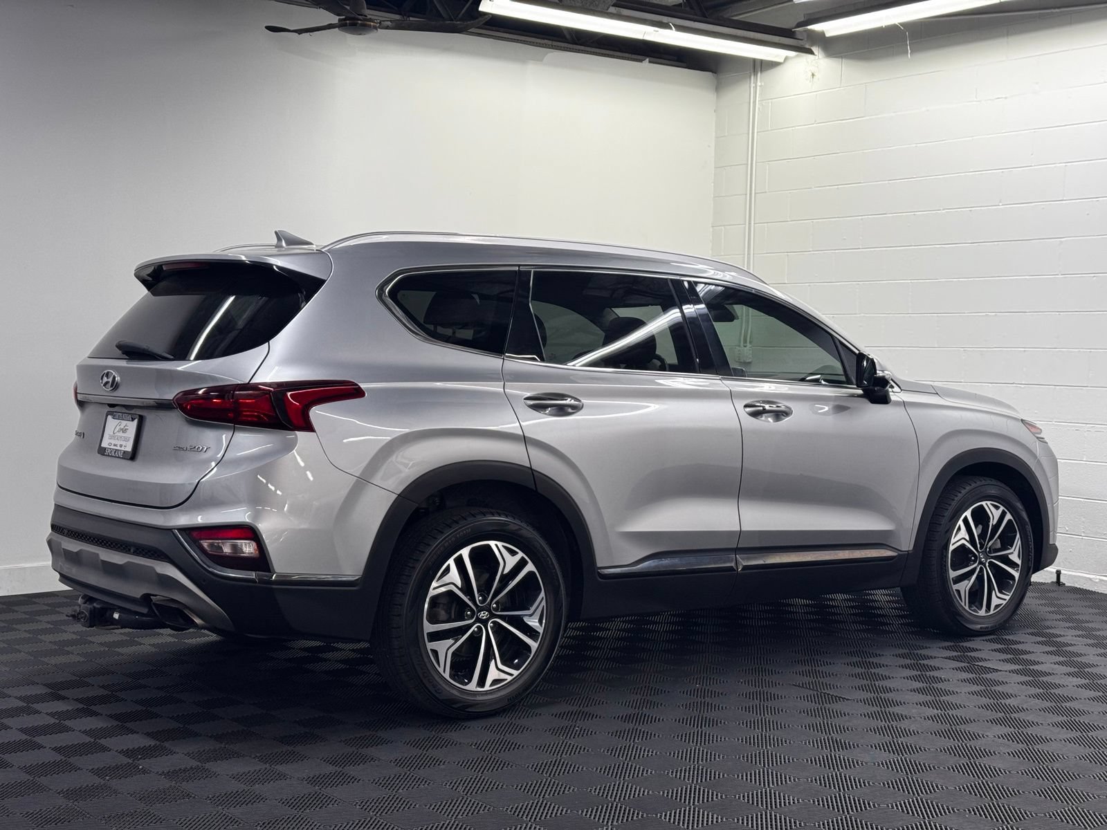 Used 2020 Hyundai Santa Fe Limited AWD/4WD image 2