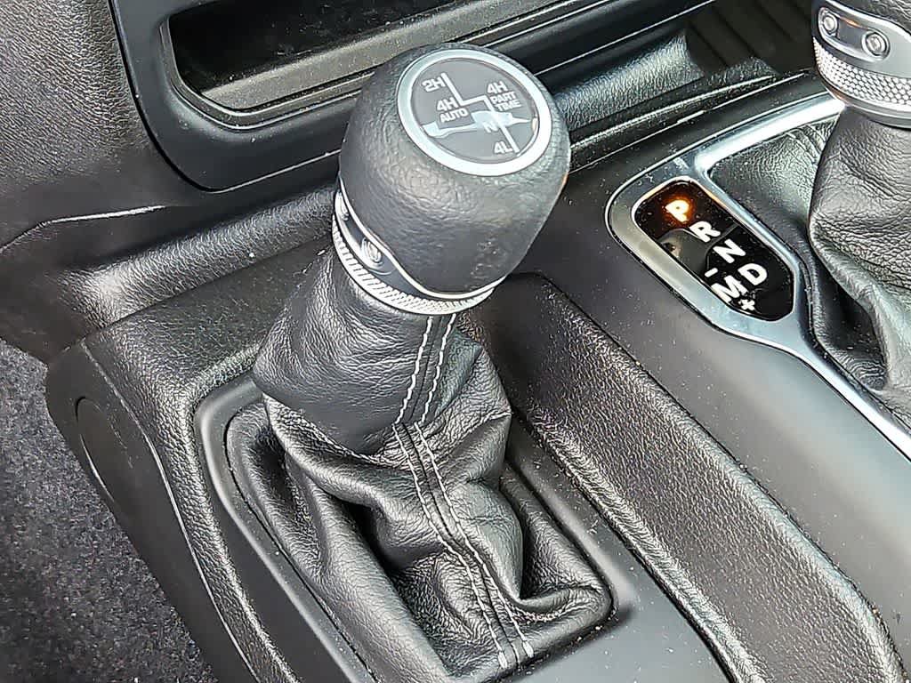 Used 2024 Jeep Wrangler Unlimited AWD/4WD image 23