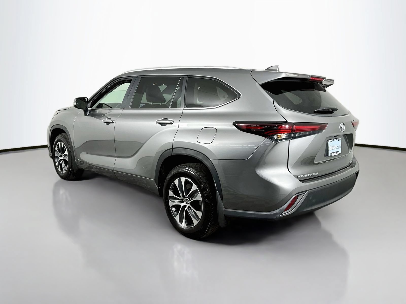 Certified 2026 Toyota Highlander XLE AWD/4WD image 5