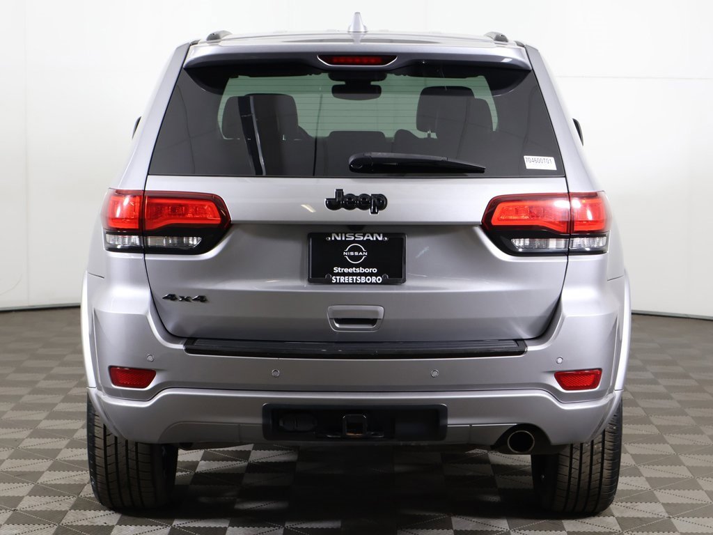 Used 2017 Jeep Grand Cherokee Altitude image 11