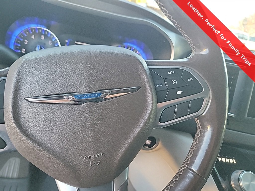 Used 2019 Chrysler Pacifica Touring-L image 26