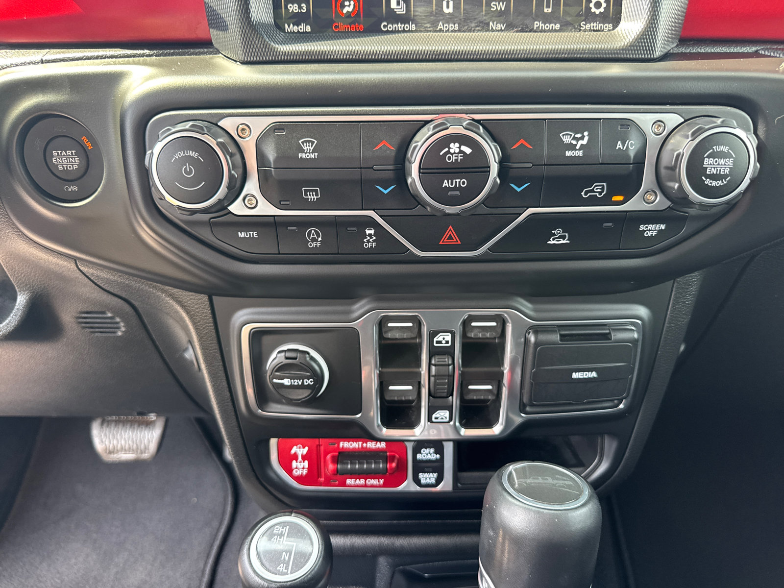 Used 2023 Jeep Gladiator Rubicon w/ LED Lighting Group AWD/4WD image 13
