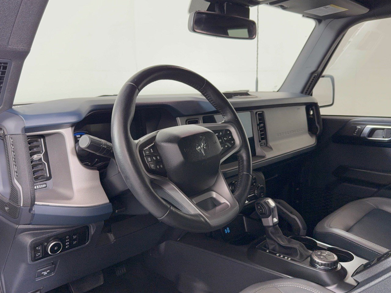 Used 2024 Ford Bronco Outer Banks AWD/4WD image 4