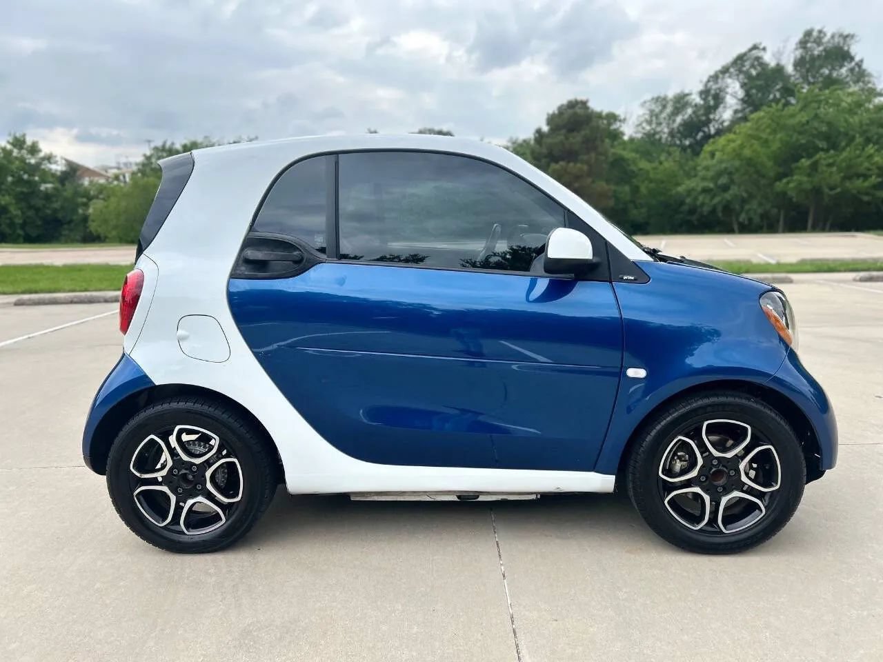 Used 2017 smart fortwo electric drive RWD image 5