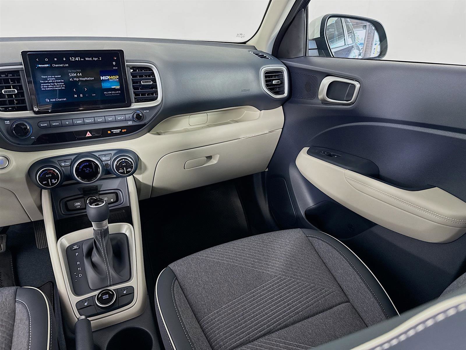 New 2025 Hyundai Venue Limited image 24