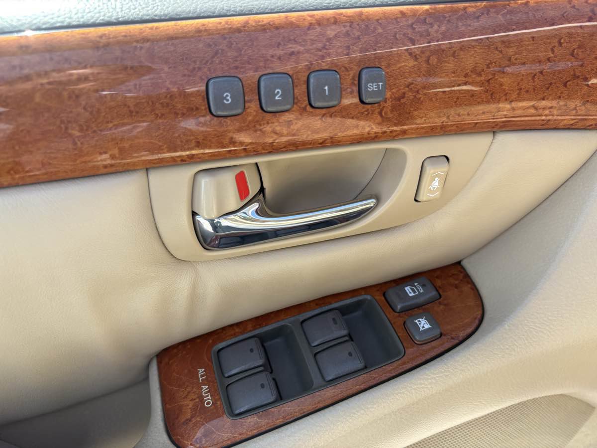 Used 2005 Lexus LS 430 image 38
