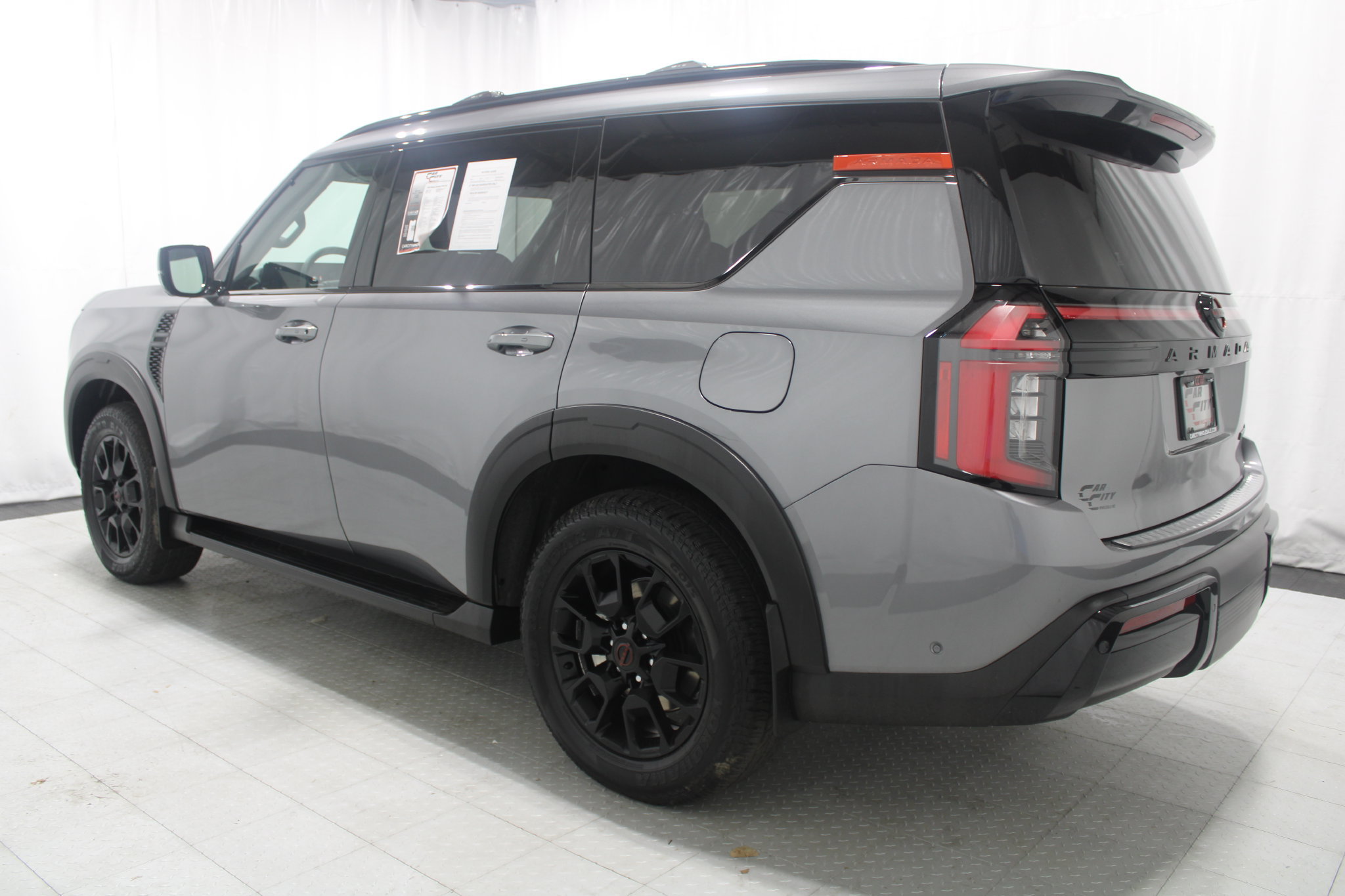 Used 2026 Nissan Armada PRO-4X w/ Captain's Chari Seat Package AWD/4WD image 8
