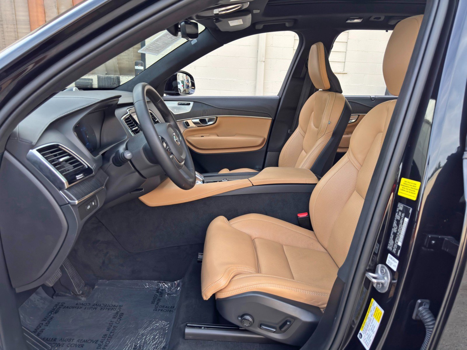 Used 2024 Volvo XC90 T8 Ultimate w/ Lounge Package AWD/4WD image 17